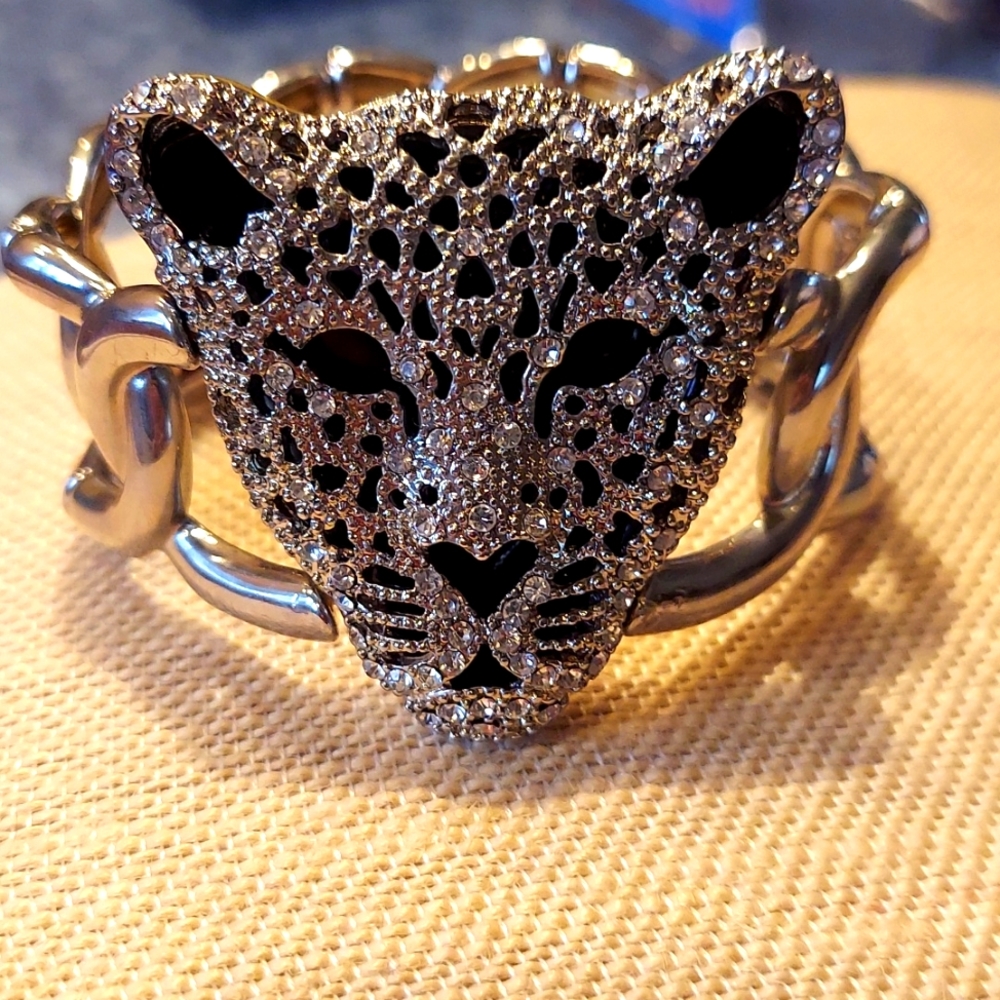 Leopard crystal bracelet